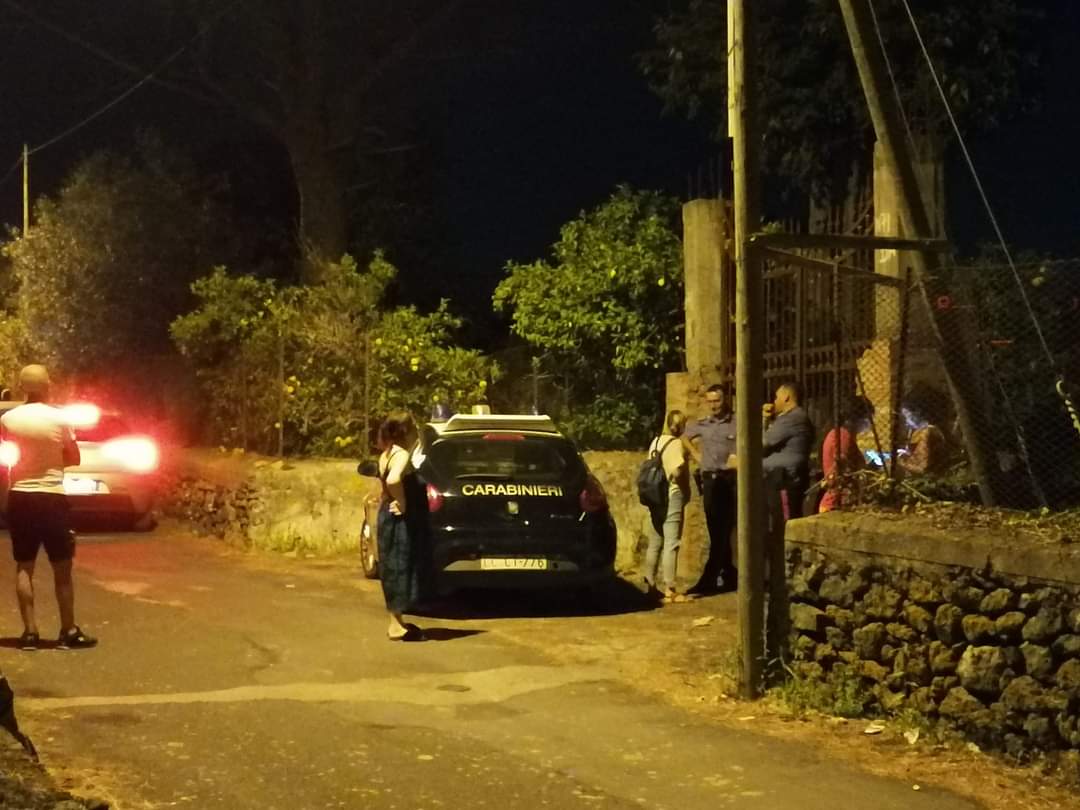 Duplice omicidio in un fondo agricolo di Acireale nel catanese